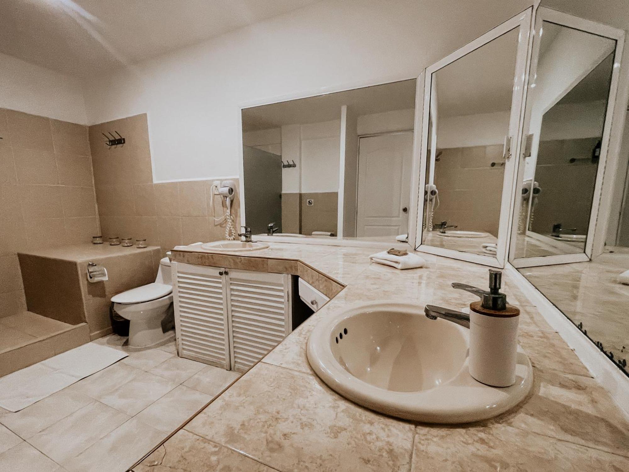 Che Suites Playa Adults Only Playa del Carmen Luaran gambar